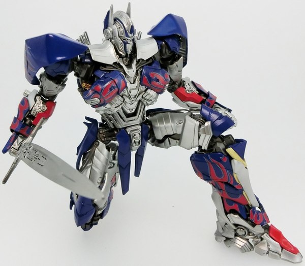 Official DMK03 AOE Optimus Prime Transformers Dual Model Kit Images  (6 of 11)